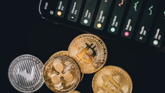 Unraveling the World of Related Cryptos:The Bitcoin Connection