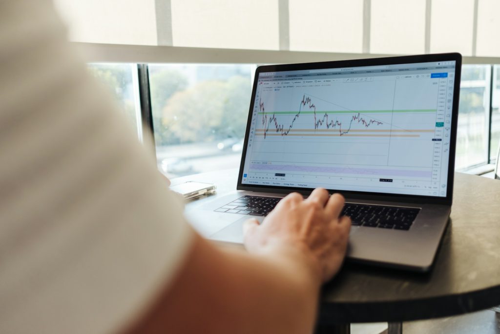 Stock Picking in Volatile Economic Times